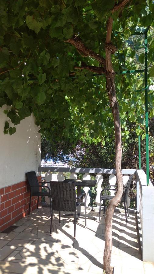 Moki Apartment Вис Екстериор снимка