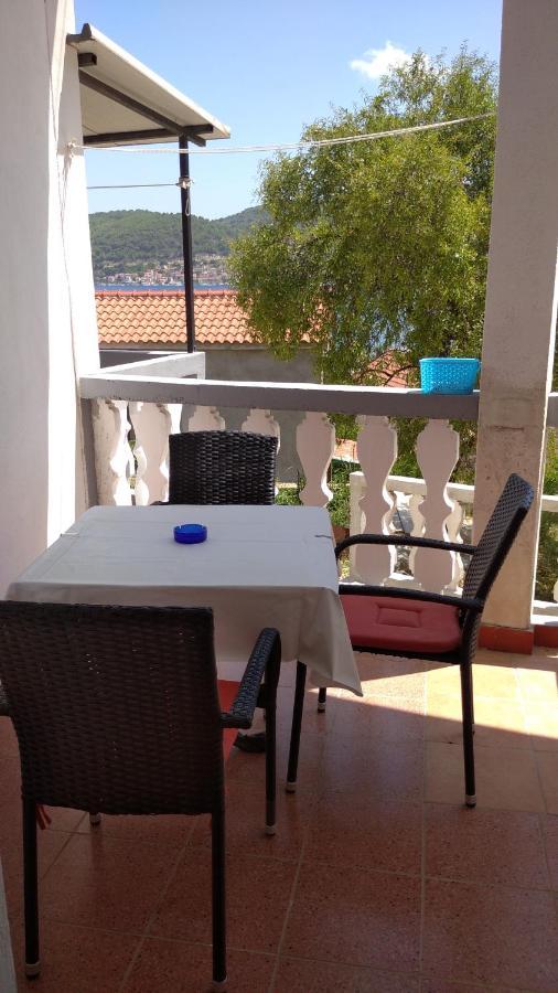 Moki Apartment Вис Екстериор снимка