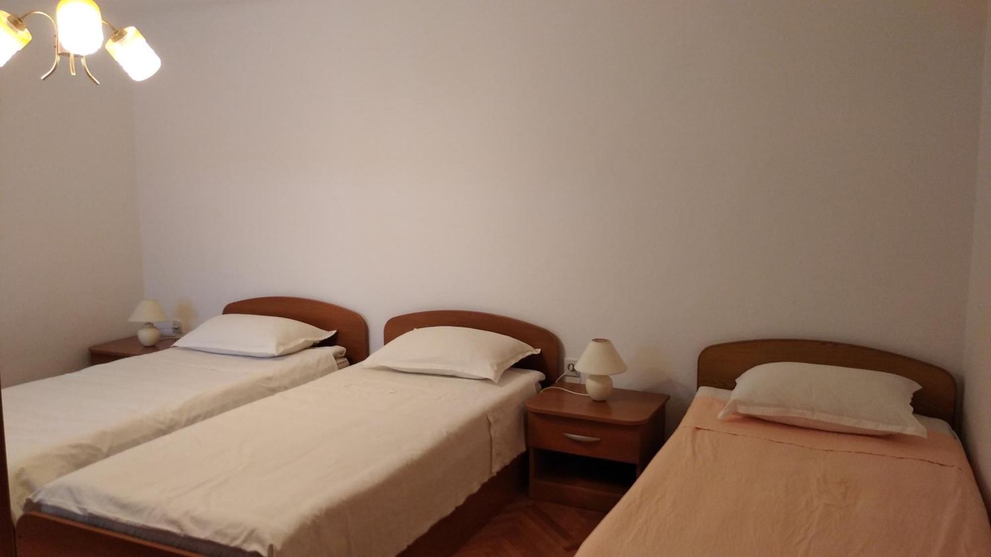 Moki Apartment Вис Екстериор снимка